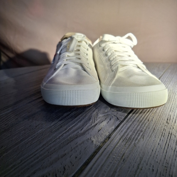 Superga Men's 9/Womens 10 1/2 White Canvas Sneakers Unisex - Picture 3 of 14